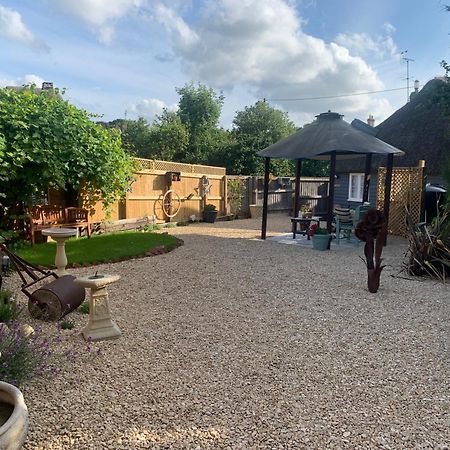 The Shack - Thatched Self Contained Annex Collingbourne Ducis Екстериор снимка