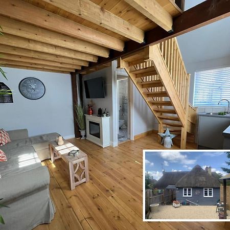 The Shack - Thatched Self Contained Annex Collingbourne Ducis Екстериор снимка